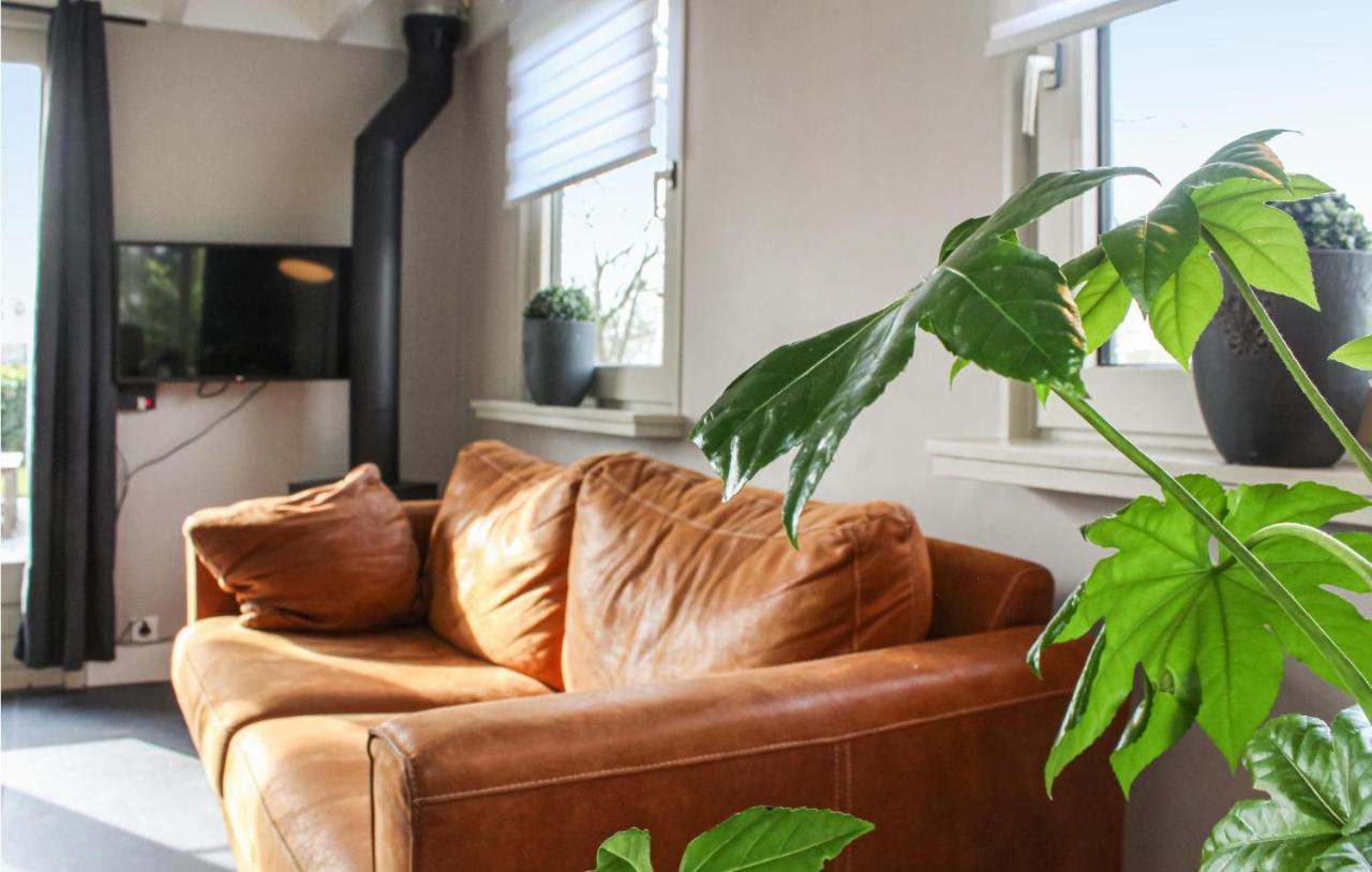 Weleveld 2 Bedroom Nice Home In Bornerbroek מראה חיצוני תמונה